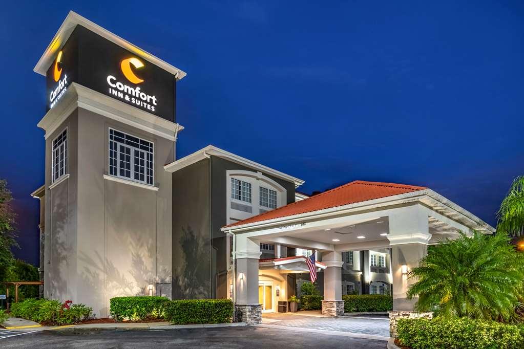 Comfort Inn & Suites Port Charlotte-Punta Gorda Удобства снимка