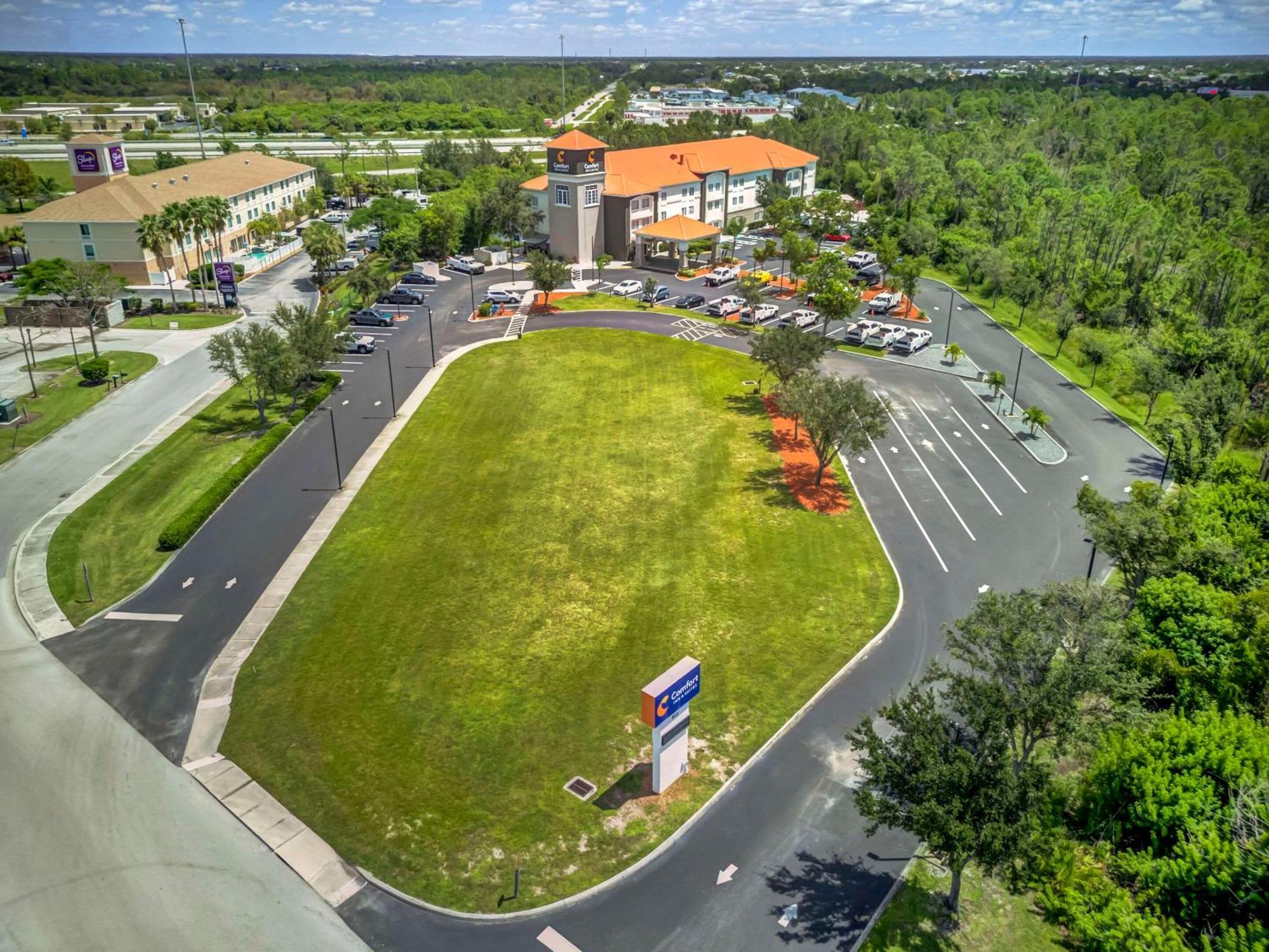Comfort Inn & Suites Port Charlotte-Punta Gorda Екстериор снимка