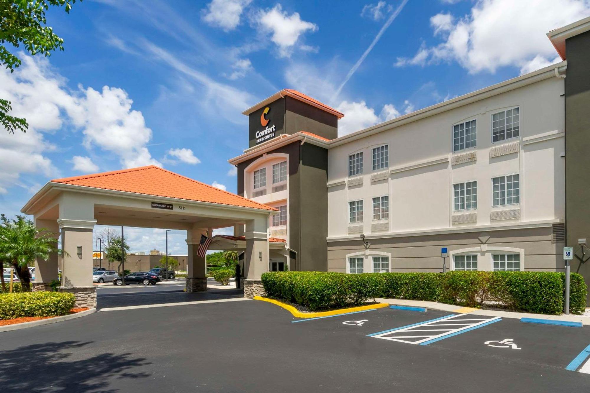 Comfort Inn & Suites Port Charlotte-Punta Gorda Екстериор снимка